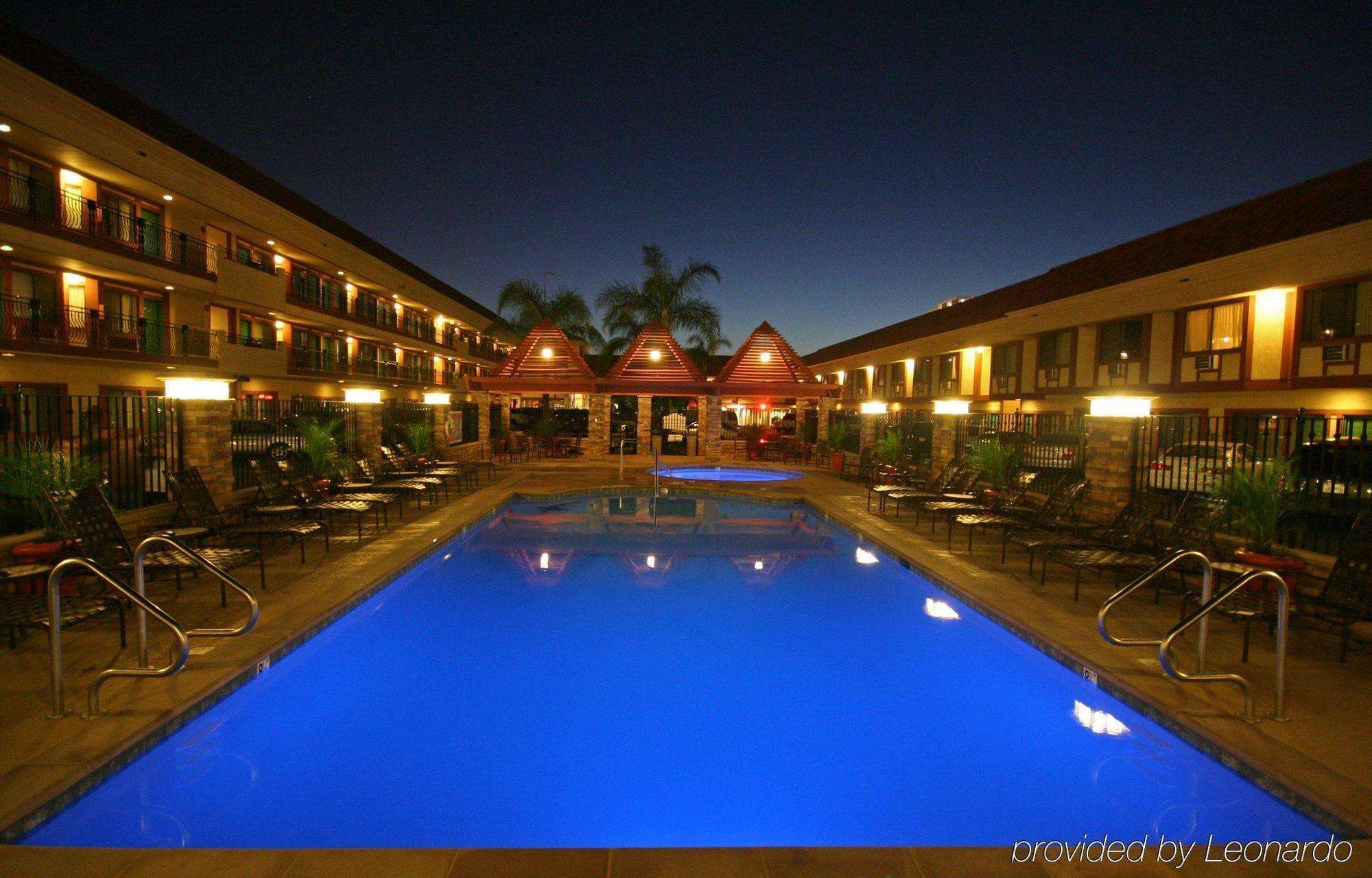 Tropicana Inn & Suites Anaheim Facilități foto